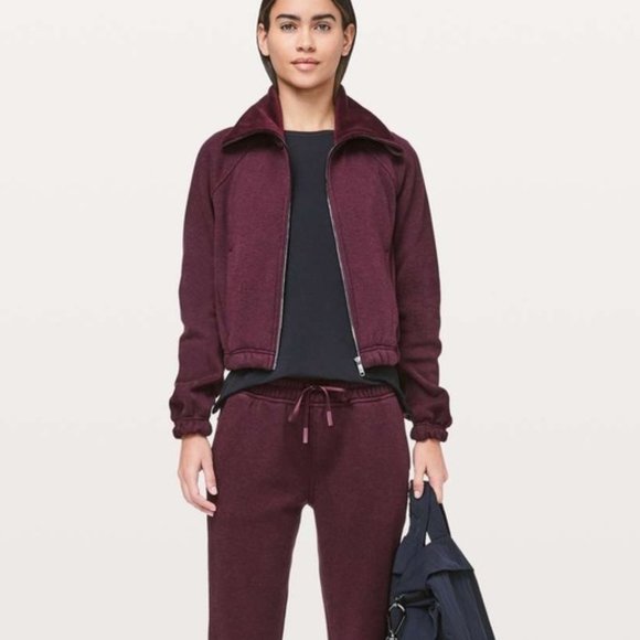 Women's Lululemon Cropped Full-Zip Plush Times Fleece Jacket - Picture 2 of 16